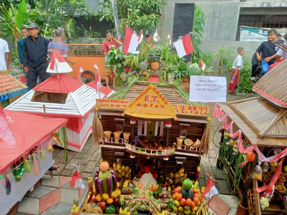 Lomba Dongdang dan Gapura Meriahkan Acara Peringatan Hari Kemerdekaan Republik Indonesia Ke-77 Di Desa Tajursindang